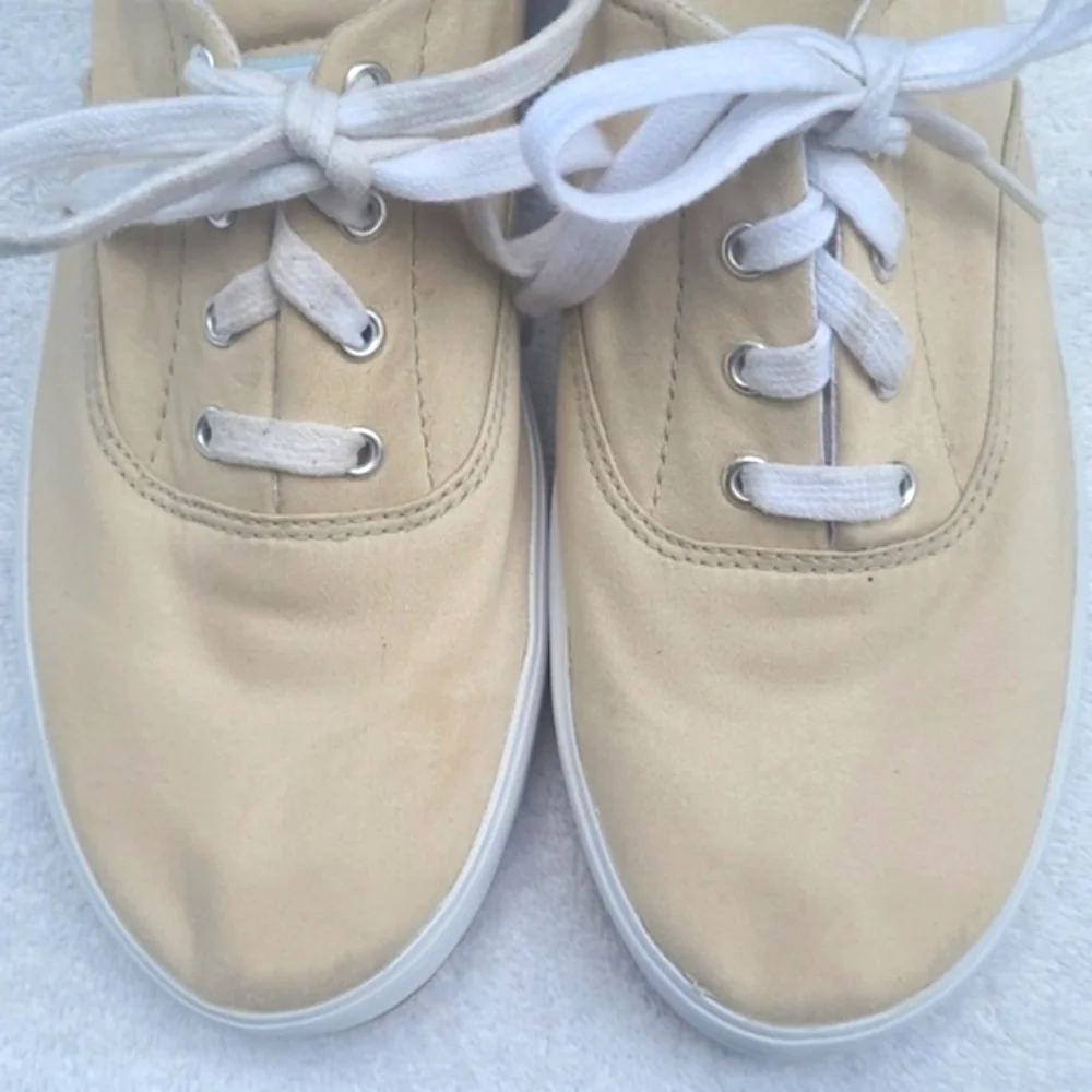 Keds Beige Classic Canvas Sneaker Lace Up Low Top Tennis Shoe Heel Logo Casual